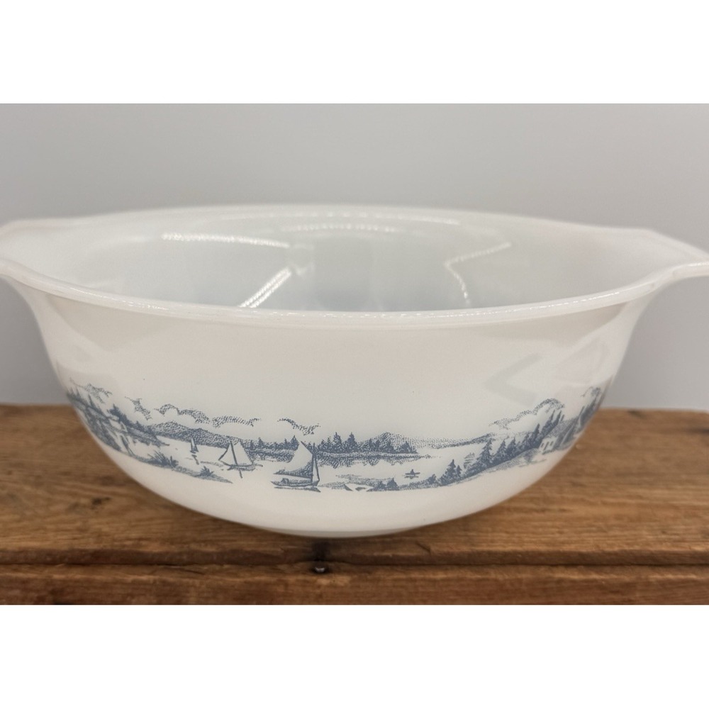 Glasbake Currier & Ives Mixing Serving Bowl 3Q w/Handles J2356 VTG Milk Glass